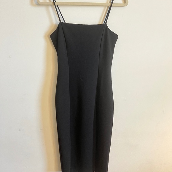 Leith Dress - Picture 2 of 4